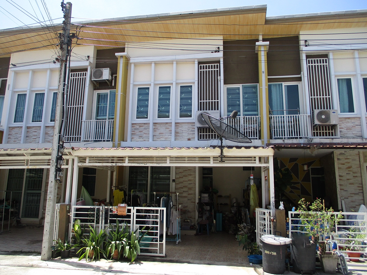 ทาวน์เฮาส์ บางรักใหญ่ · บางบัวทอง · นนทบุรี
